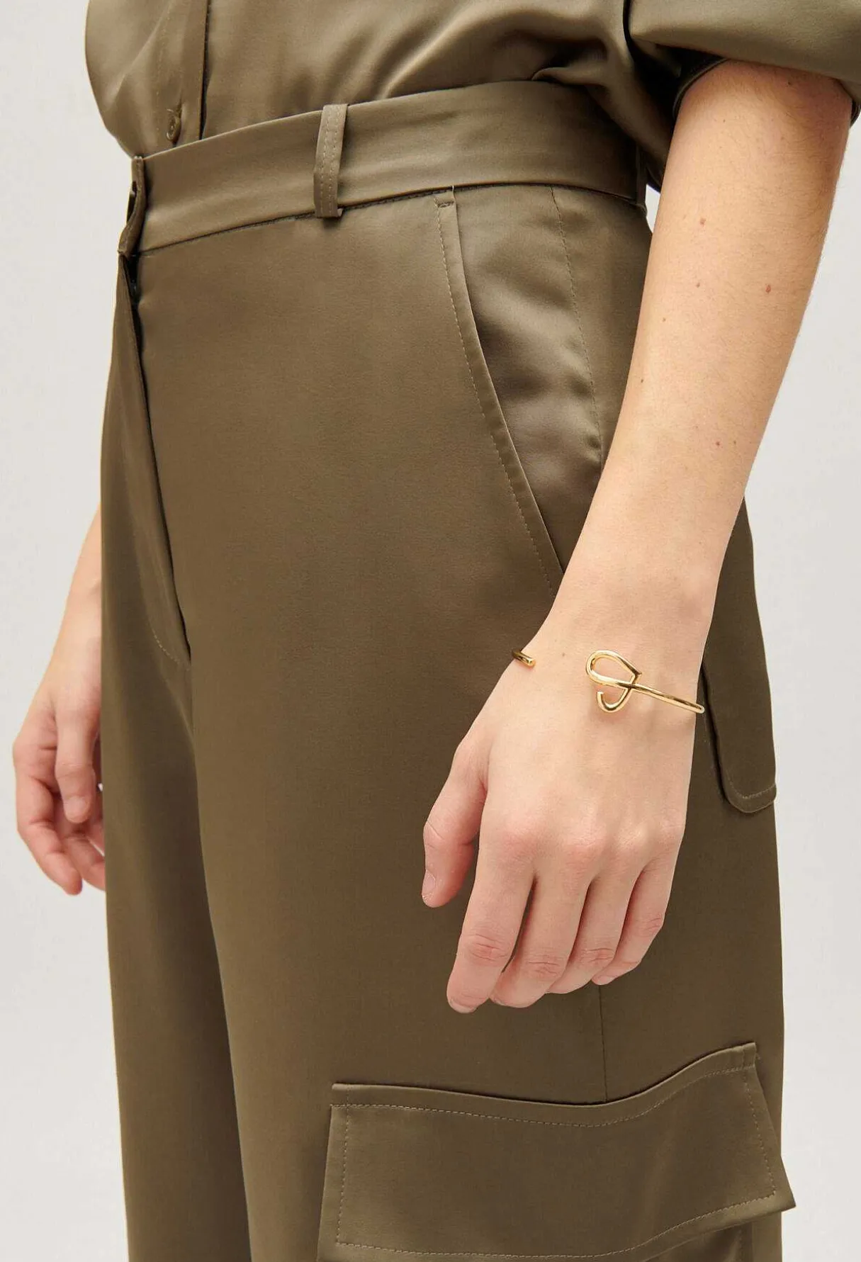 Hot Golden Brass Cp Heart Bangle Women Jewellery And Scrunchies