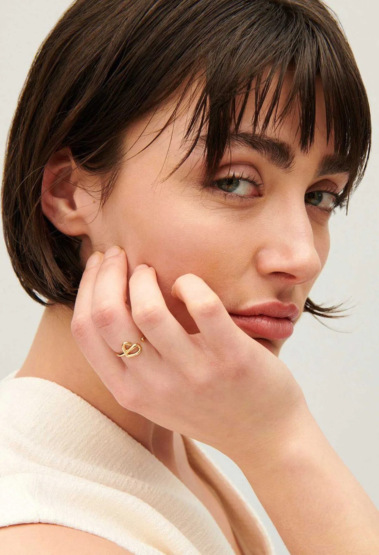 Best Sale Golden Brass Cp Heart Band Ring Women Jewellery And Scrunchies